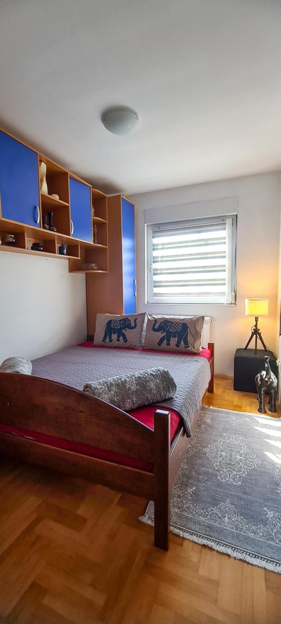 Dina Cozy * Zemun