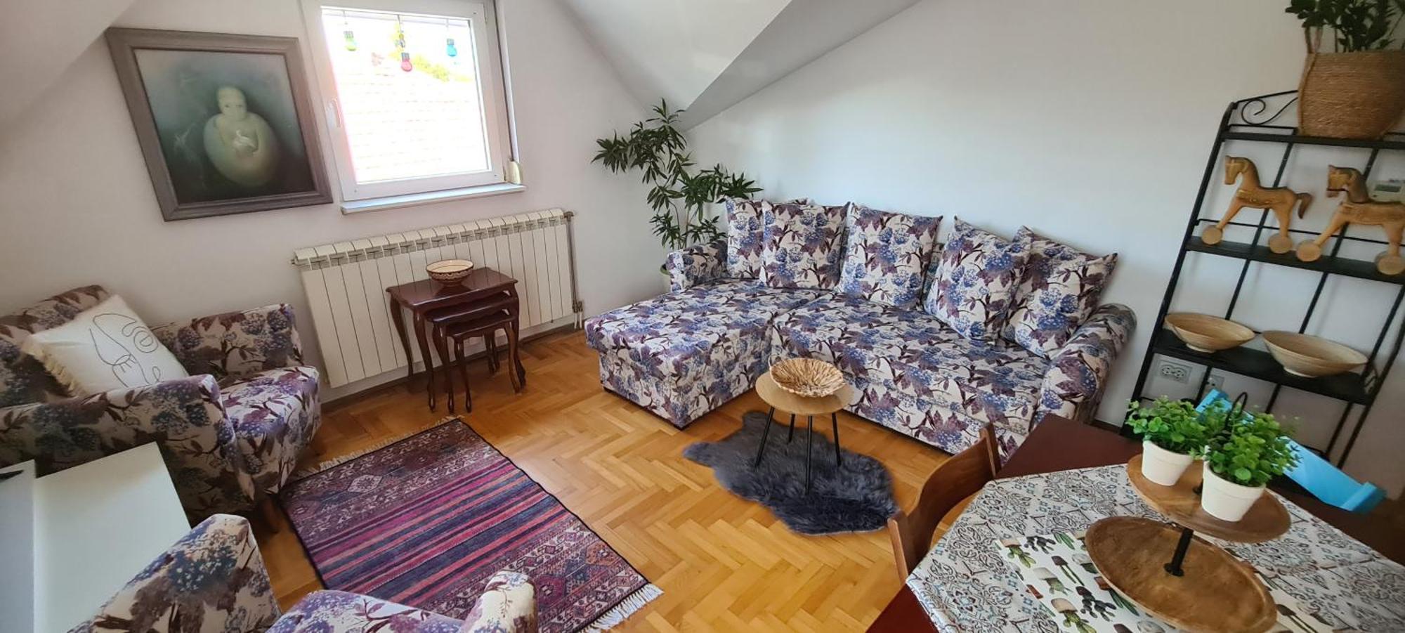 Dina Cozy Zemun